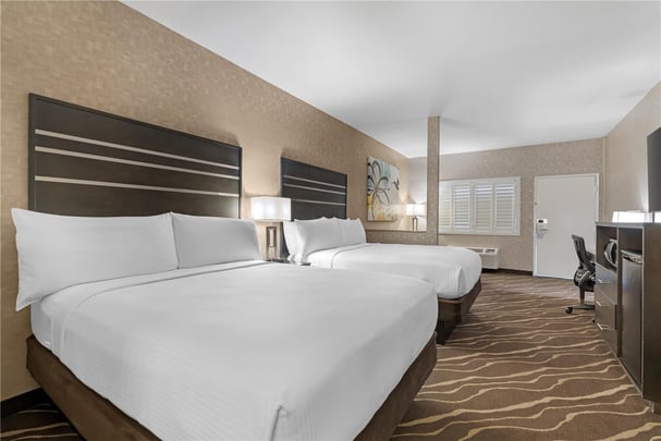 2 Queen Sofabed Room