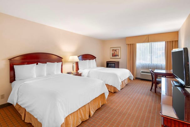 2 Queen Room