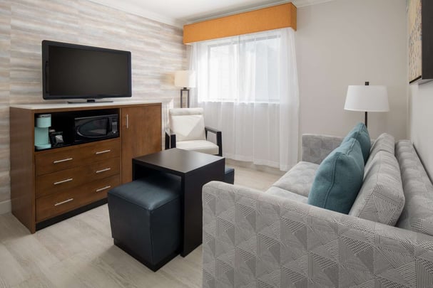 Guestroom living area