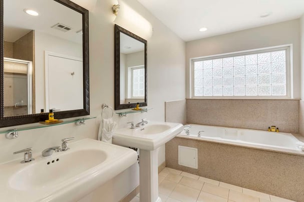 King Deluxe fireplace