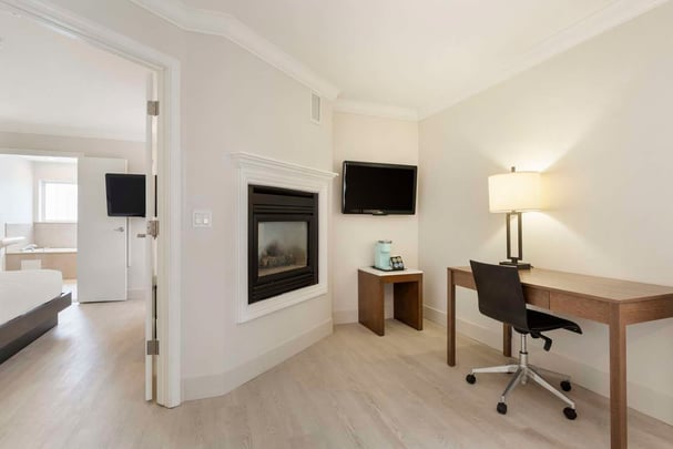 King Deluxe fireplace