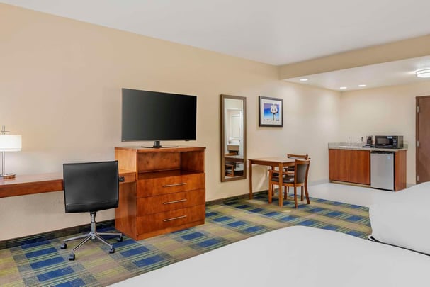 Oversized 2 Queen Room