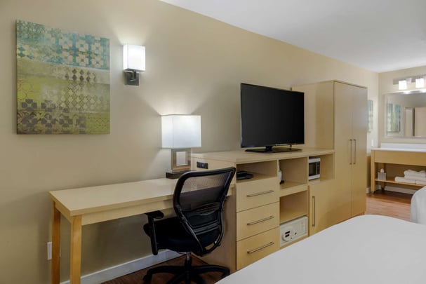 Standard Double Queen Room