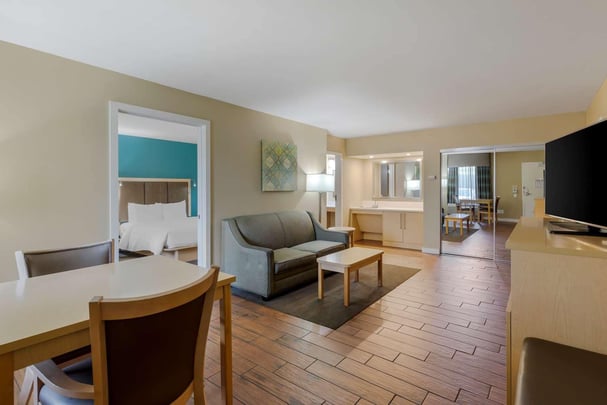 Suite living room