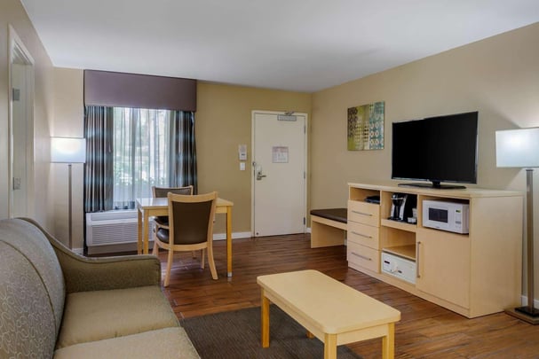 Suite living room