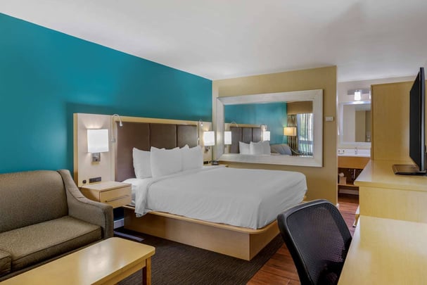 King Standard Room