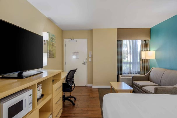 King Standard Room