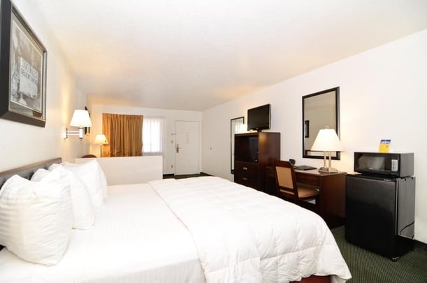 Guest Room Standard King