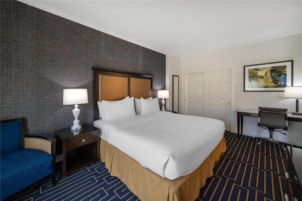 King Suite Whirlpool