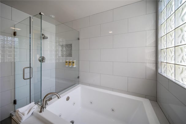 King Suite Whirlpool