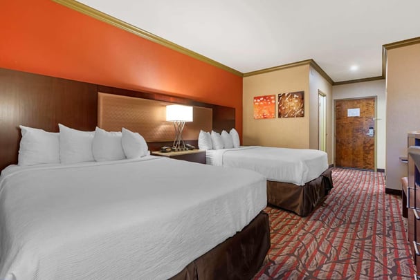 Double Queen Balcony