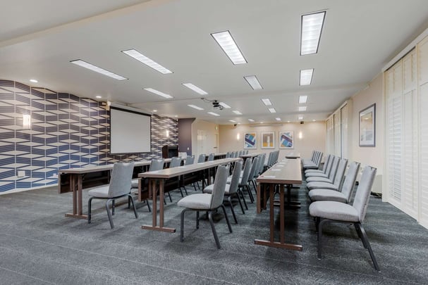 Oaks Meeting Room