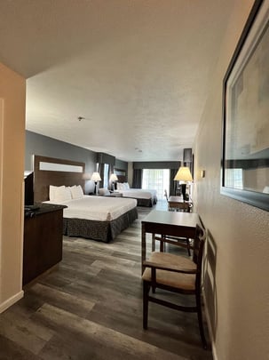 2 King Bed with Balcony