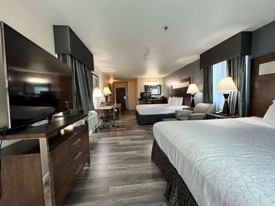 2 King Bed with Balcony