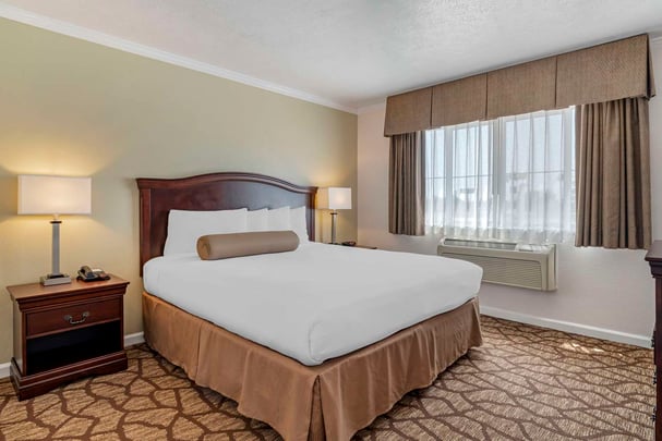 Large King Room - Balcony