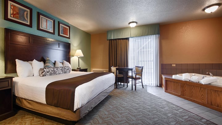 King Guest Room with Whirlpool Tub