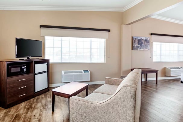 2 Queen Suite