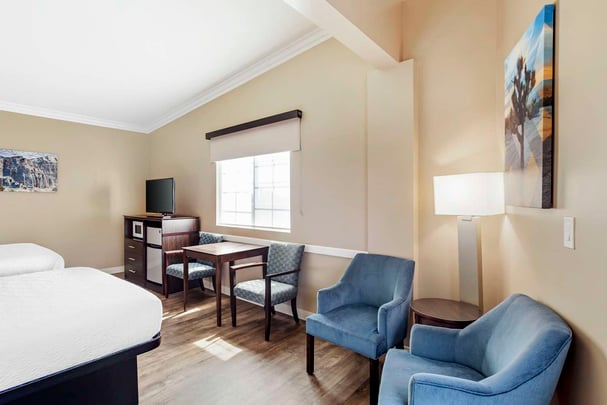 2 Queen Suite