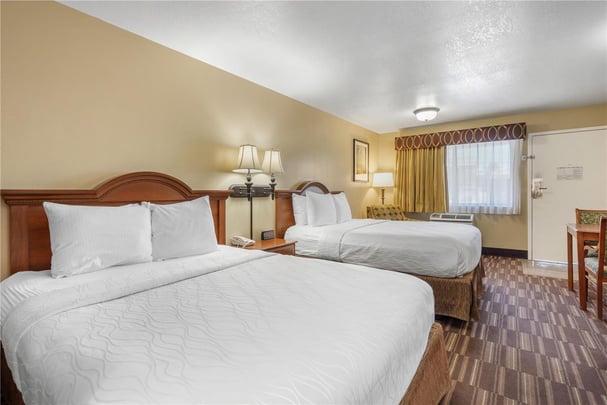 2 Queen Room