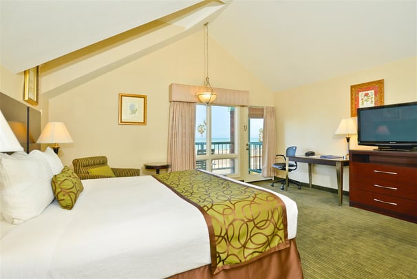 King Guest Room Ocean View