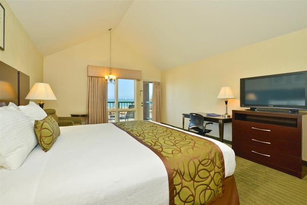 King Guest Room Ocean View