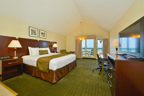 King Guest Room Ocean View
