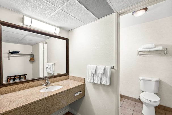 Double Bed Kitchen Bathroom