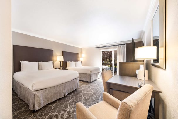 Double Queen with Patio