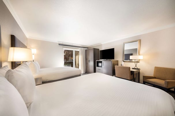 Double Queen with Patio