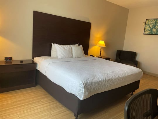 King Accessible Guestroom