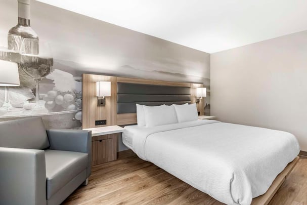 King Accessible Bathtub