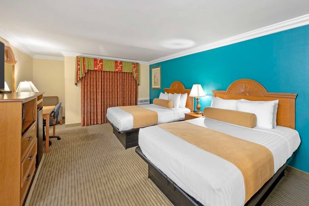 2 Queen Balcony Room