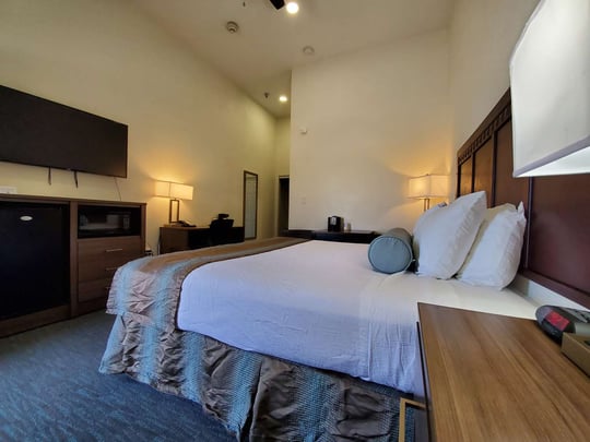 Exterior King Bedroom near busy road