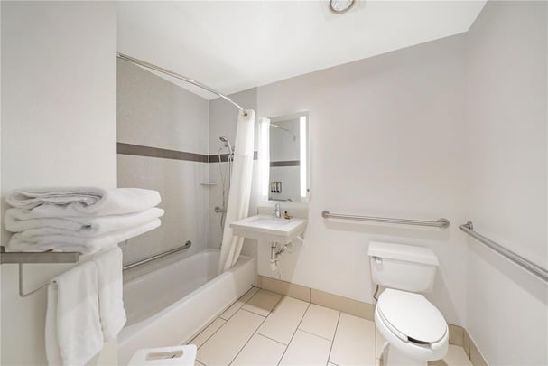 ADA Queen Bathroom