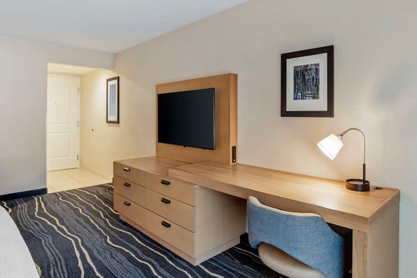 Double queen bedroom