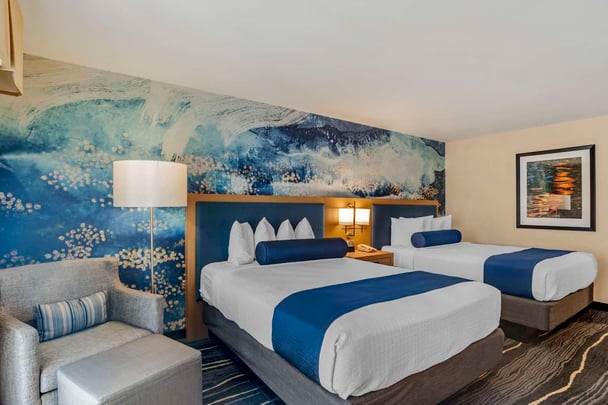 Double queen bedroom