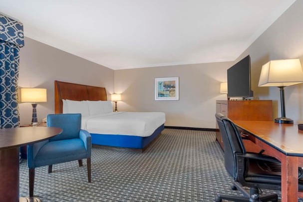 King Suite Whirlpool