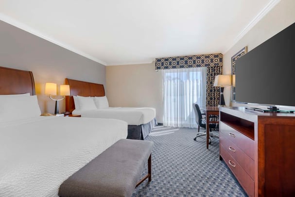 2 Queen Wet Bar Suite