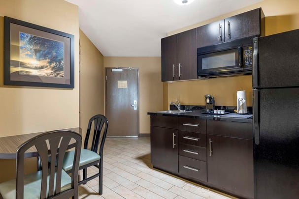 Double Queen Kitchen