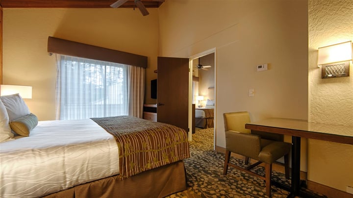 2 beds -1 King 1 Queen