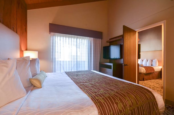 2 beds -1 King 1 Queen