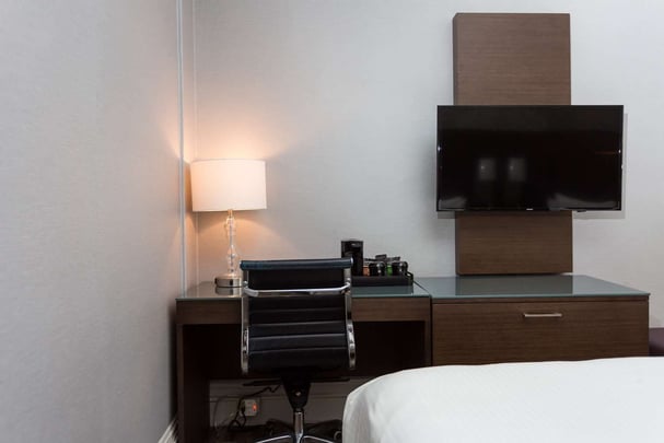 Queen/Two Twins Room Work Area