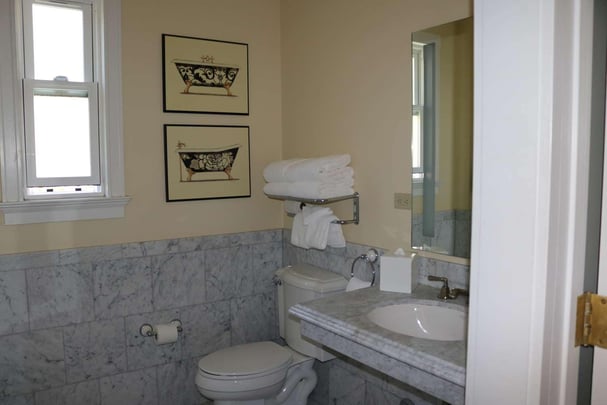 Suite Bathroom
