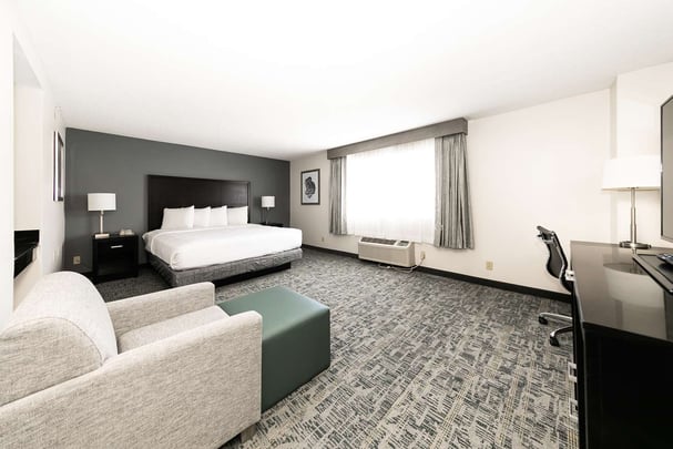 Accessible - 1 King Bed