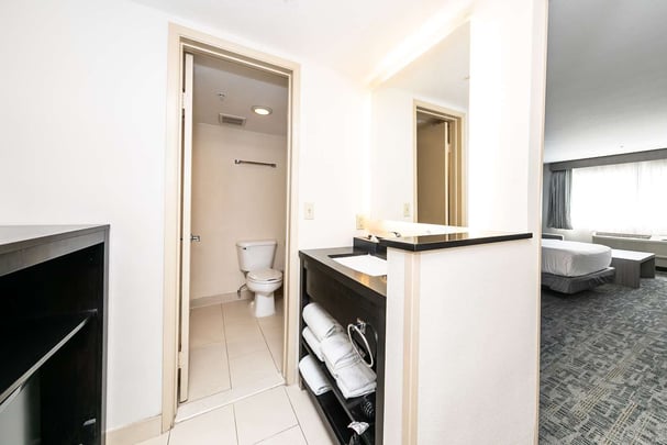 Two Queen Bed - Sofa Bed - Bathroom