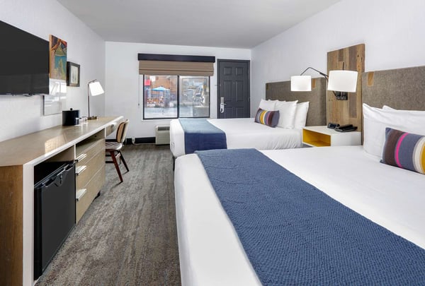 Double Queen Guestroom