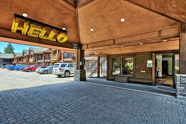 'HELLO', Welcome to Hotel Becket