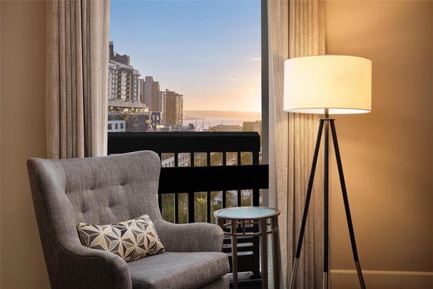 King Guest Room - Bay View - High Floor