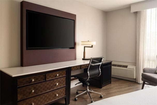 King Guest Room - City View - High Floor