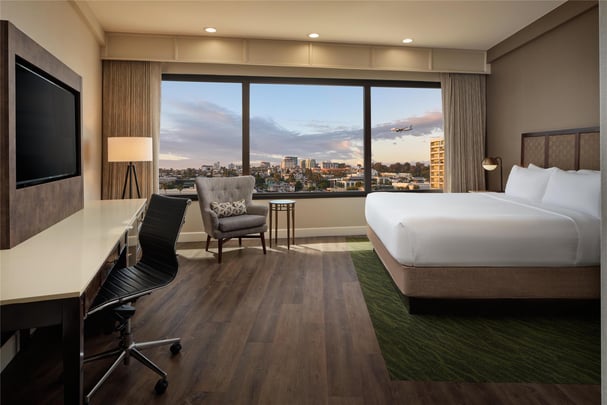 King Guest Room - City View - Top Floor